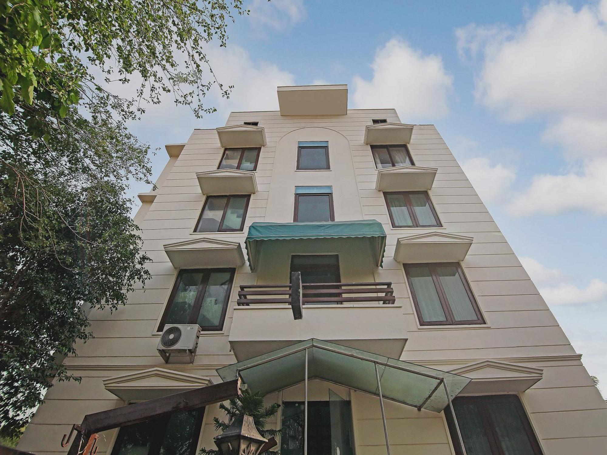 Capital O Tipsyy Near Aravali Biodiversity Park Gurgaon Exterior photo